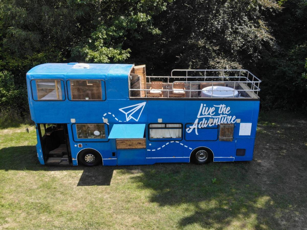 Отель Delightful 2 Bed Double Decker Bus With Hot Tub Укфилд Экстерьер фото