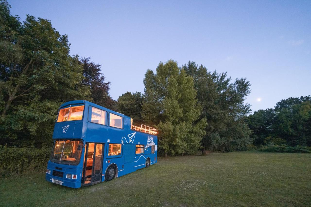 Отель Delightful 2 Bed Double Decker Bus With Hot Tub Укфилд Экстерьер фото