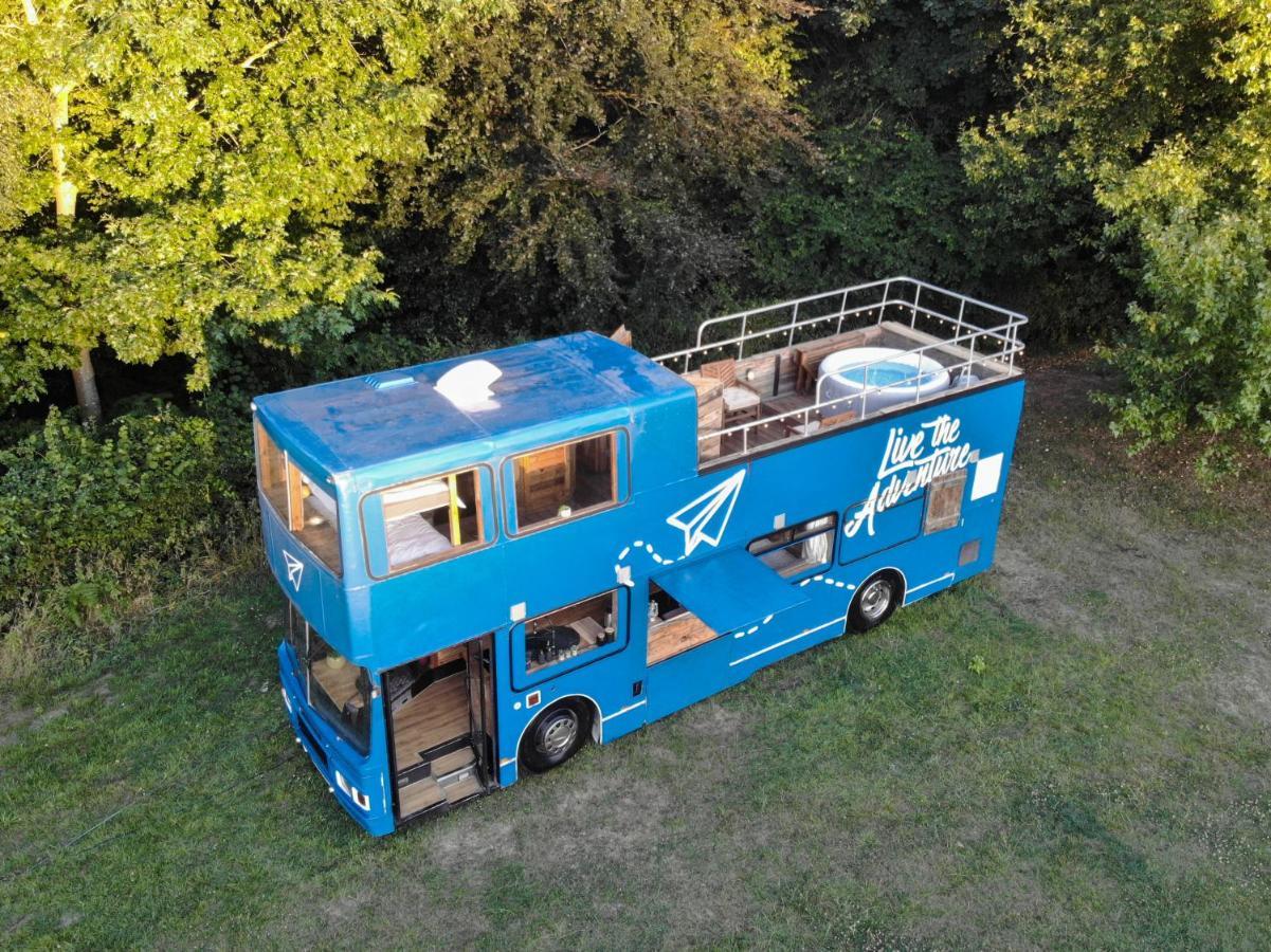 Отель Delightful 2 Bed Double Decker Bus With Hot Tub Укфилд Экстерьер фото